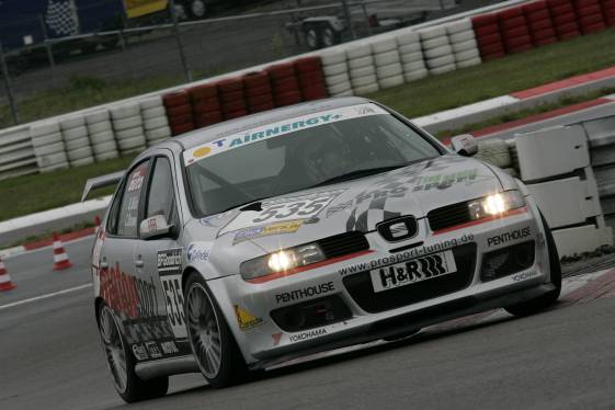VLN060520_525
